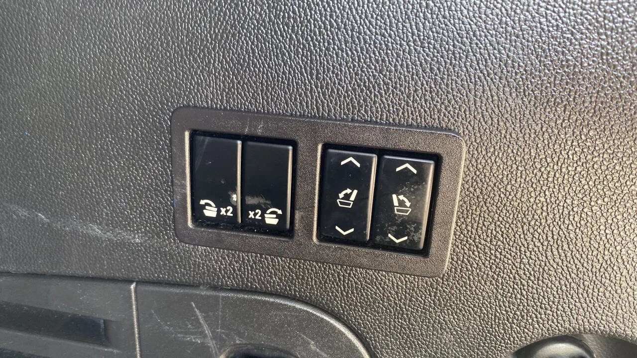 Used 2018 Chevrolet Tahoe Premier image 35