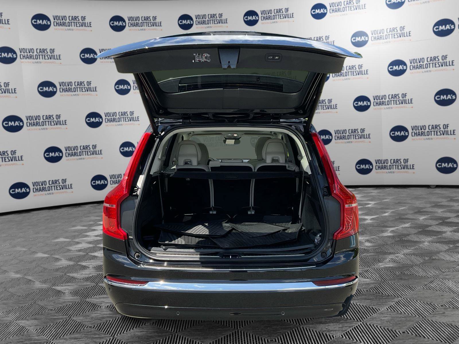 Used 2023 Volvo XC90 B6 Plus w/ Protection Package Premier AWD/4WD image 11