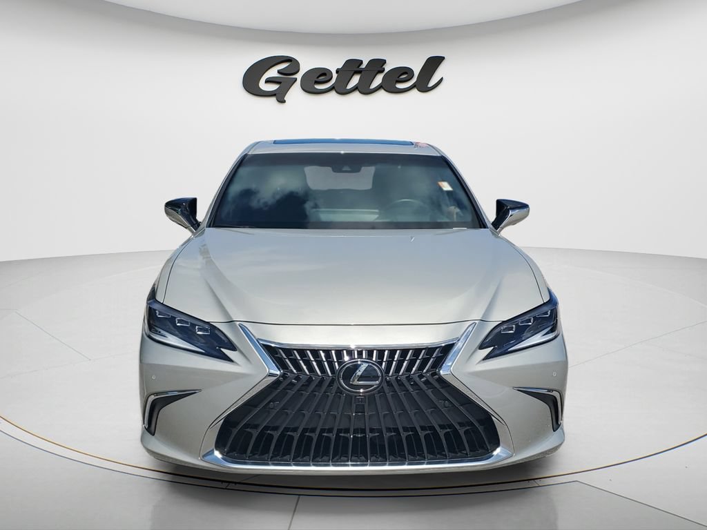 Used 2024 Lexus ES 300h Ultra Luxury w/ Accessory Package (Z2) FWD image 2
