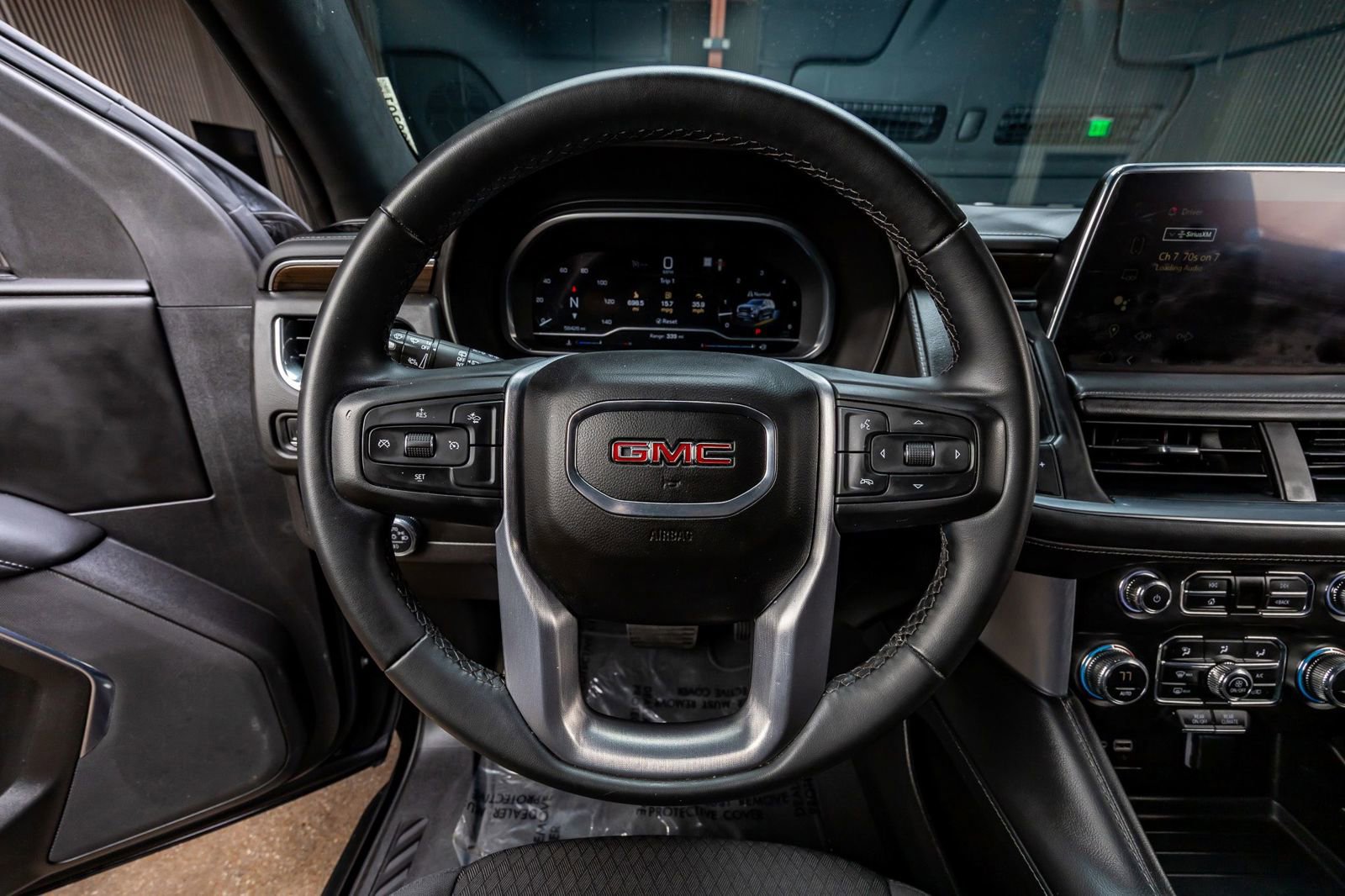 Used 2023 GMC Yukon SLE image 15