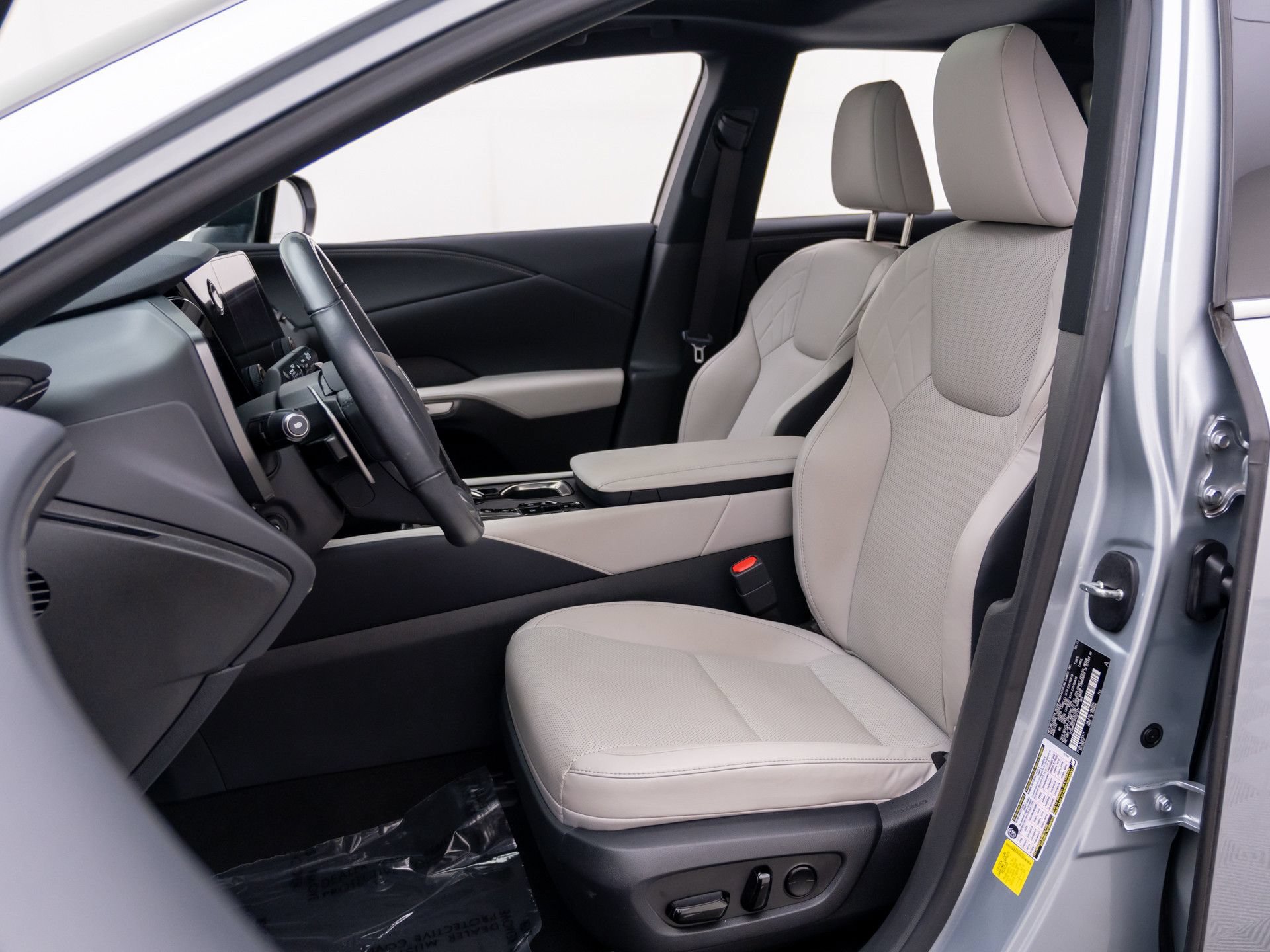 Used 2023 Lexus RX 350 Premium w/ Accessory Package AWD/4WD image 15