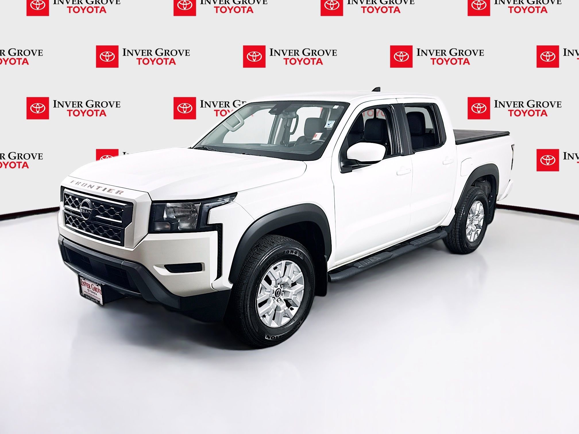 Used 2022 Nissan Frontier SV image 1