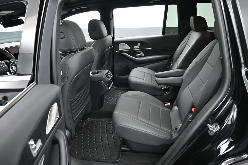 Used 2025 Mercedes-Benz GLS 450 4MATIC image 26