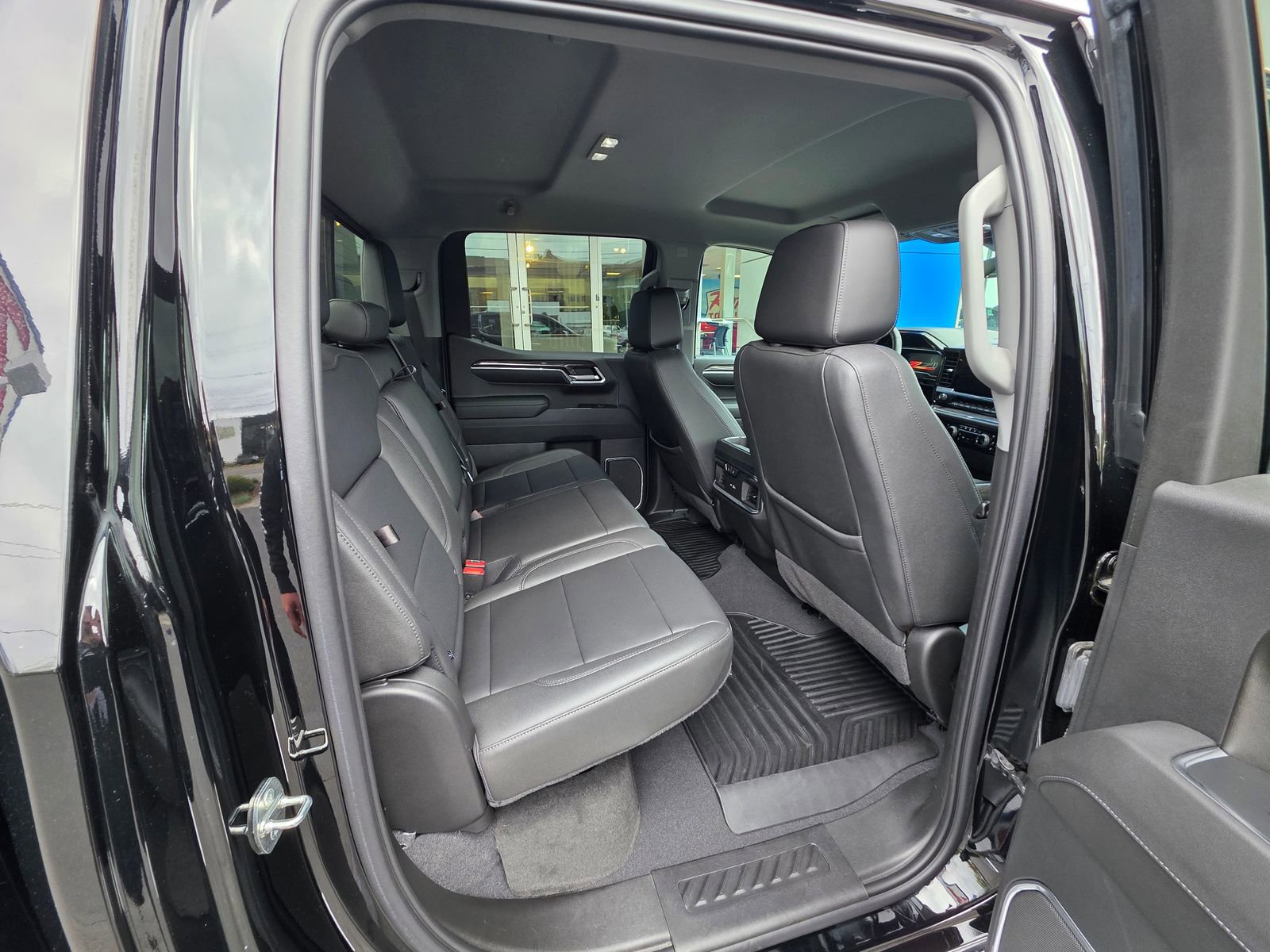 Used 2023 Chevrolet Silverado 1500 LTZ w/ Technology Package AWD/4WD image 14