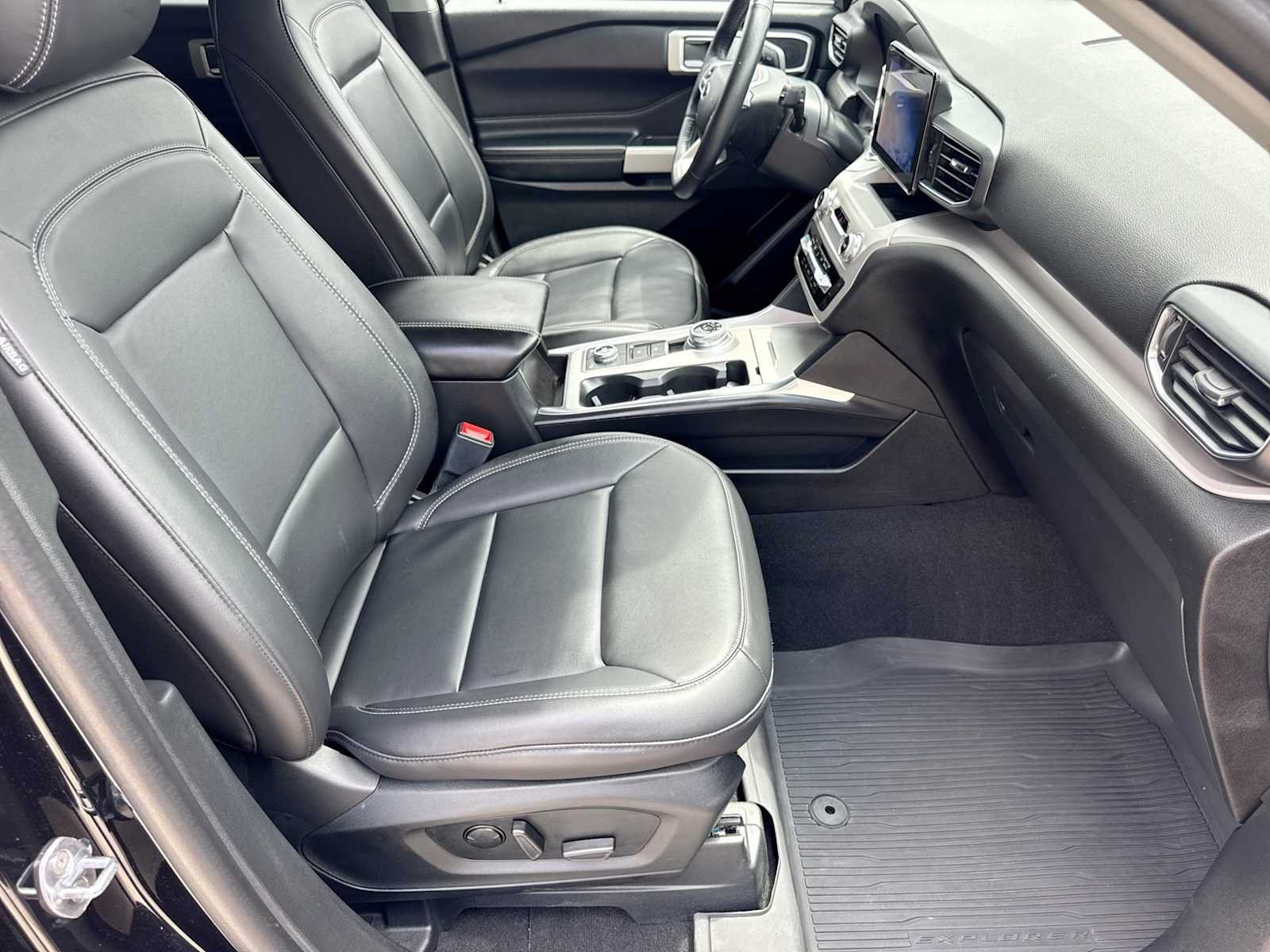 Certified 2023 Ford Explorer XLT w/ Equipment Group 202A AWD/4WD image 22