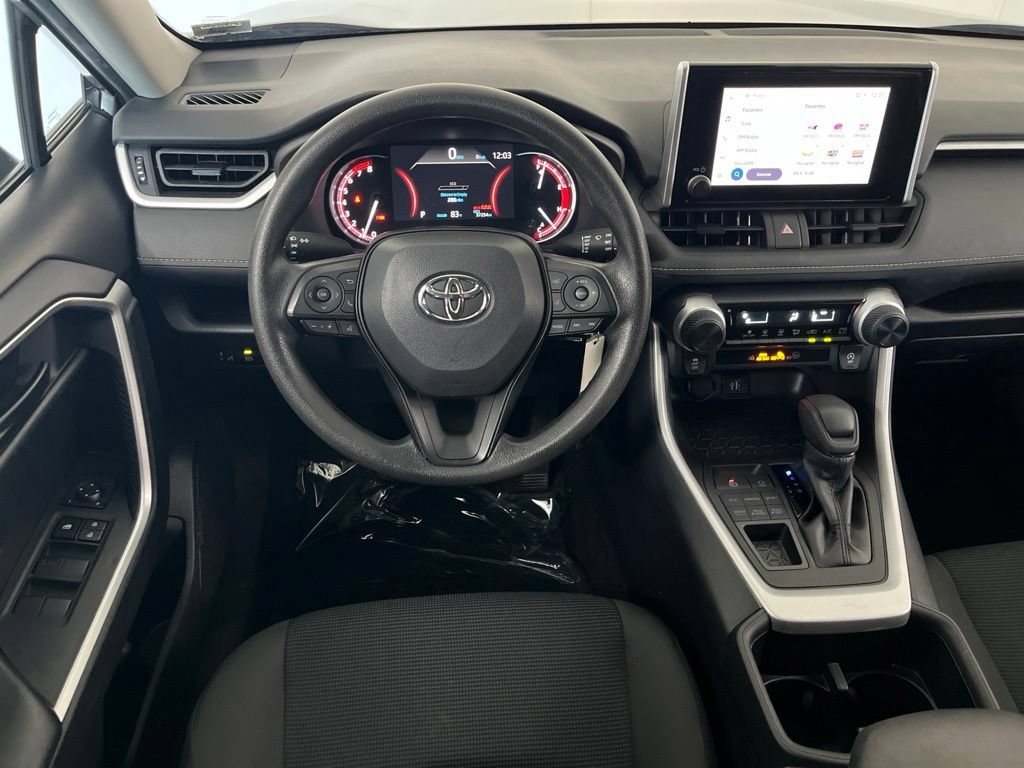 Used 2025 Toyota RAV4 LE AWD/4WD image 31