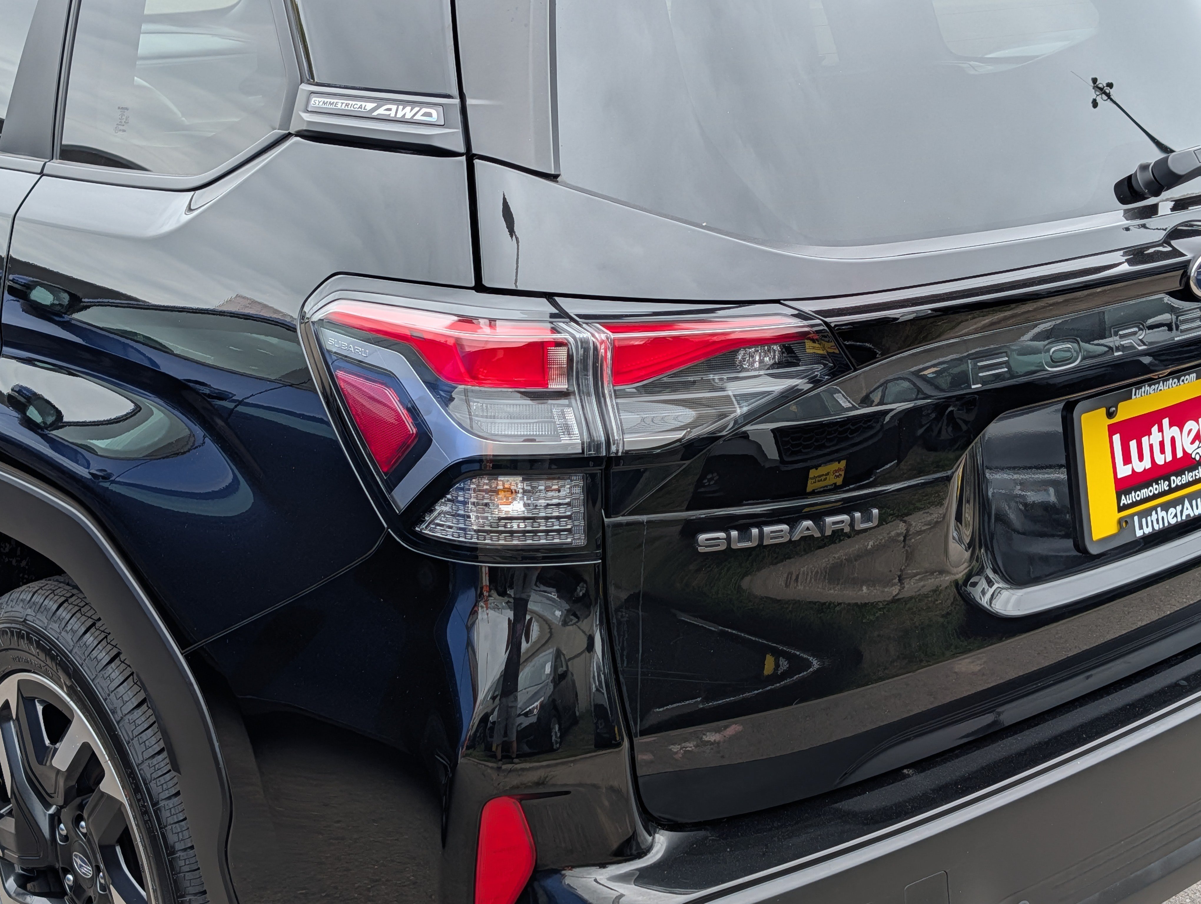 Used 2025 Subaru Forester Limited AWD/4WD image 17