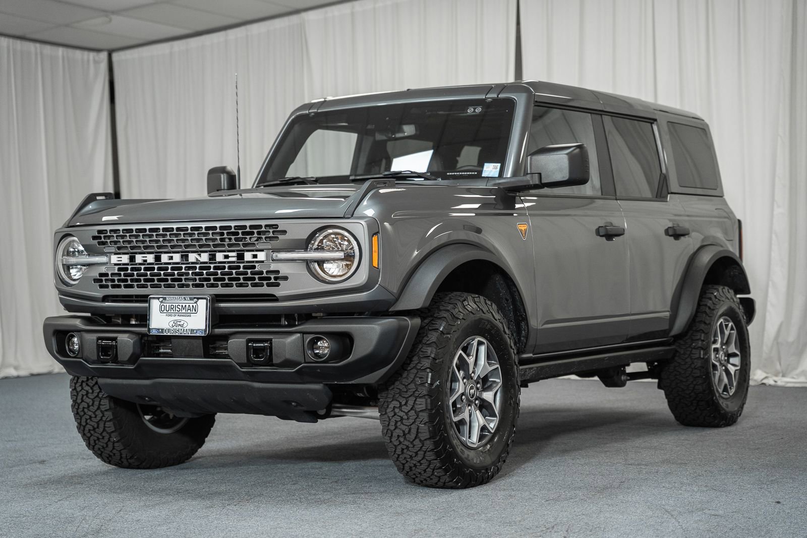 Certified 2025 Ford Bronco Badlands image 3