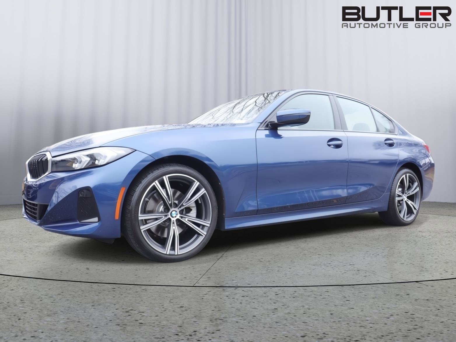 Used 2023 BMW 330i Sedan w/ Driving Assistance Package image 1