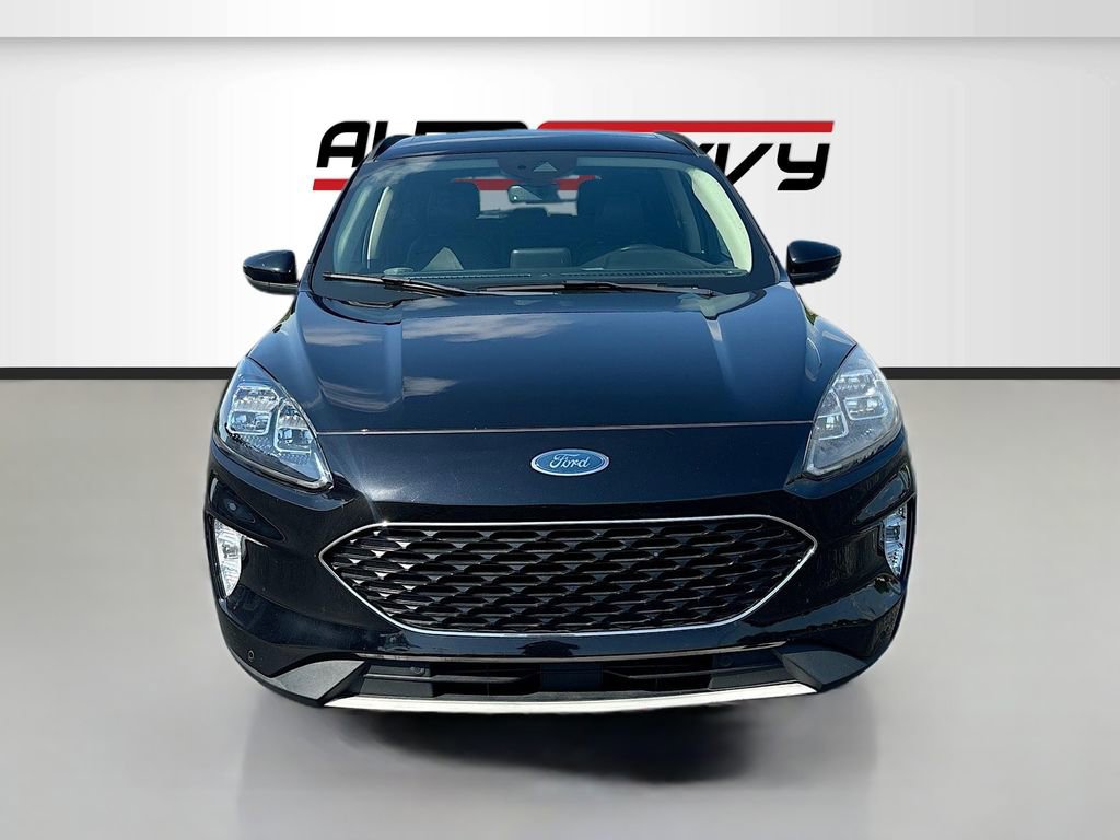 Used 2020 Ford Escape Titanium image 2