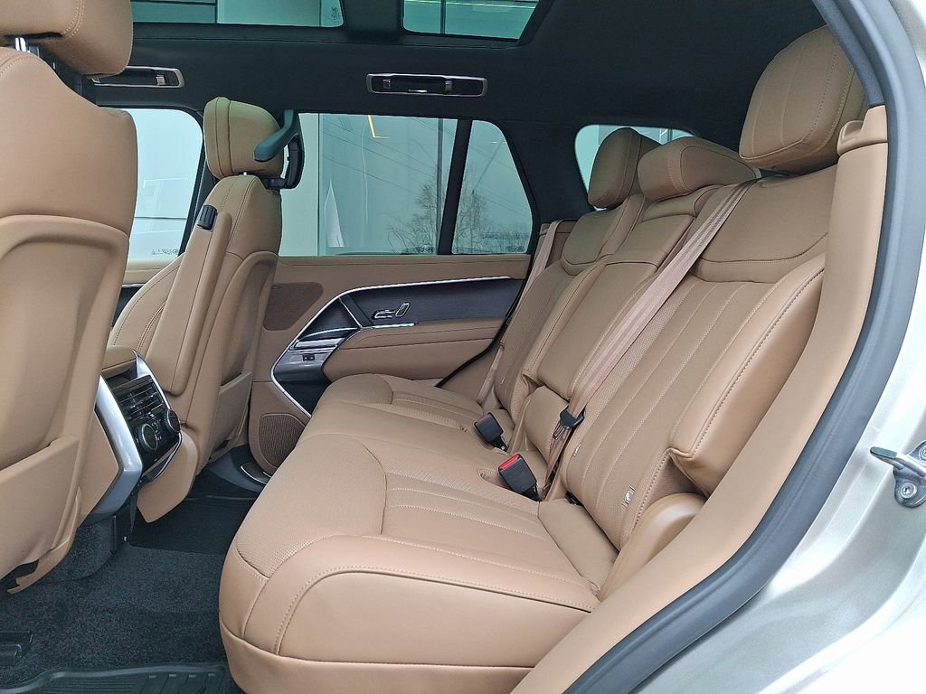 New 2026 Land Rover Range Rover SE image 5