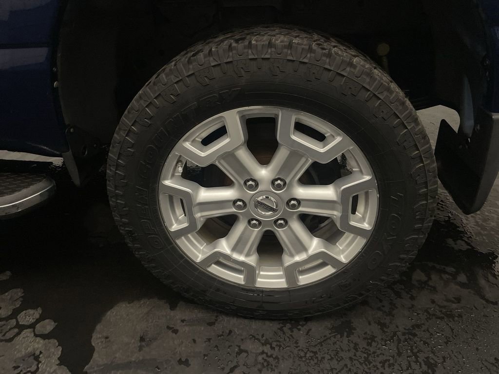Used 2016 Nissan Titan SL image 27