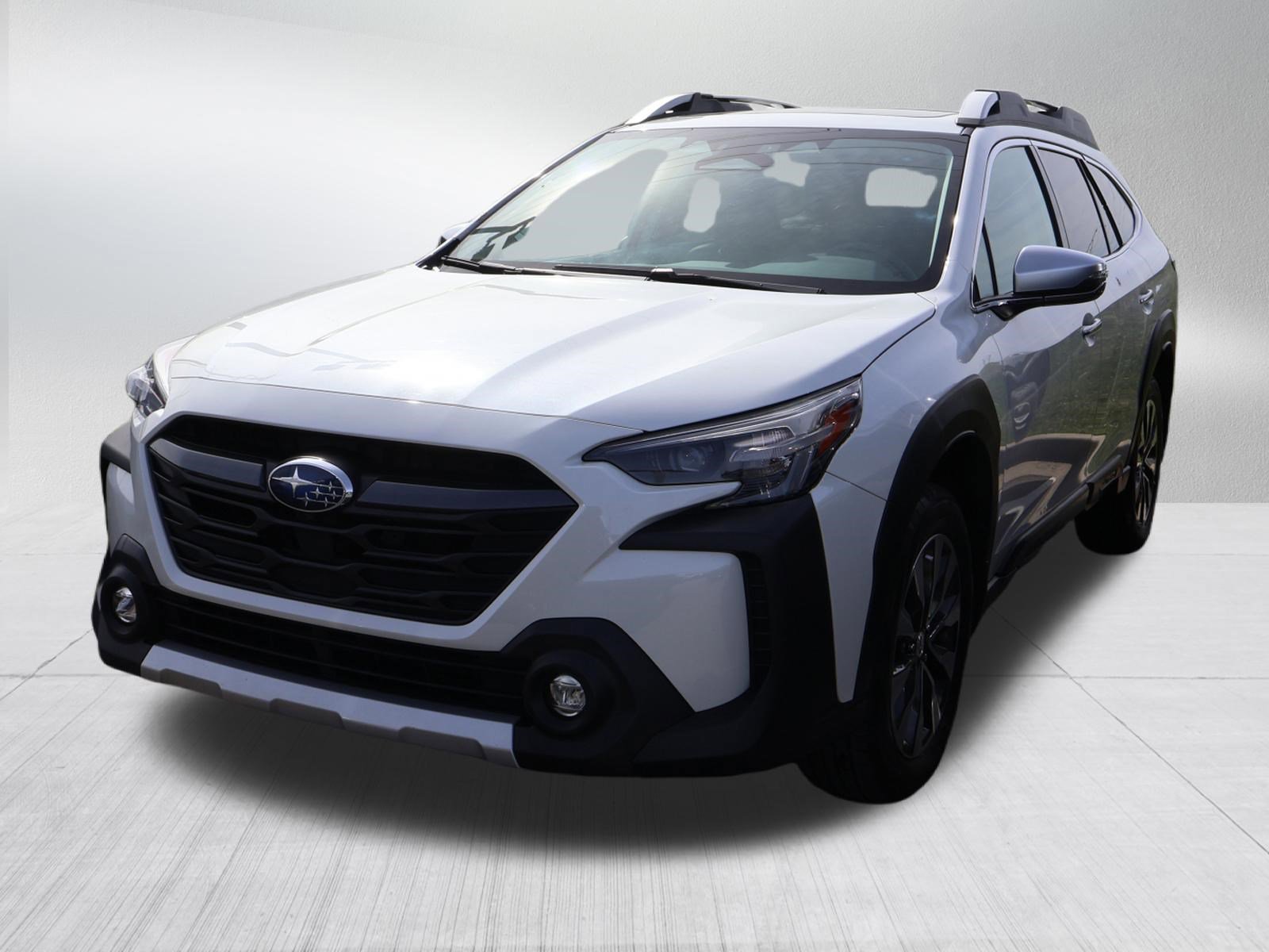 Used 2023 Subaru Outback Touring XT image 2