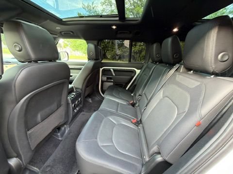 Used 2024 Land Rover Defender 130 X-Dynamic SE AWD/4WD image 16