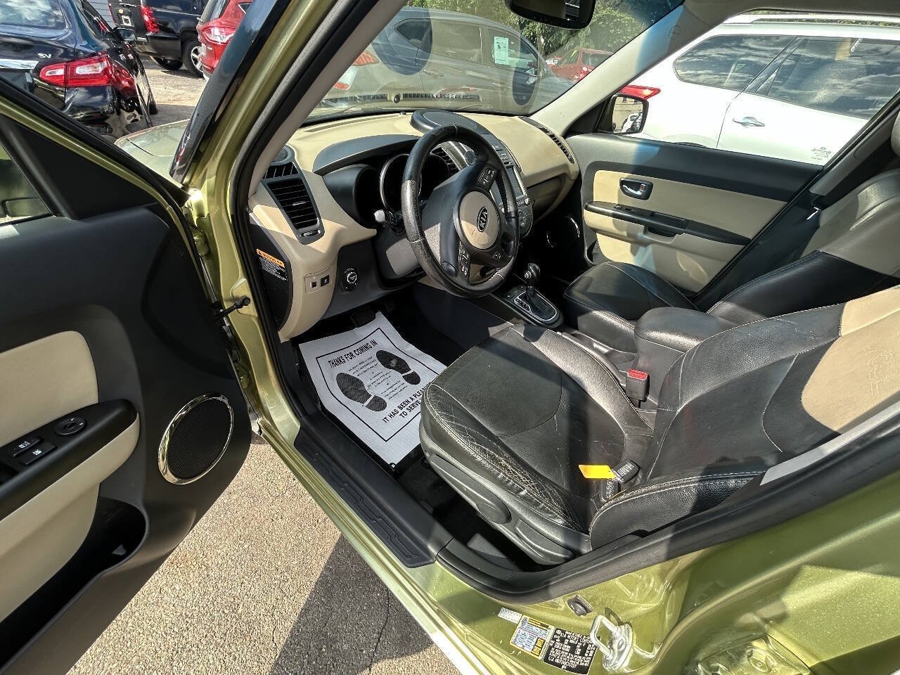 Used 2012 Kia Soul ! w/ Premium Pkg FWD image 6