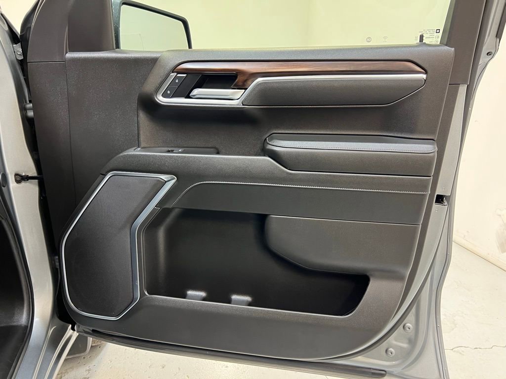 Used 2025 GMC Sierra 1500 SLT image 31