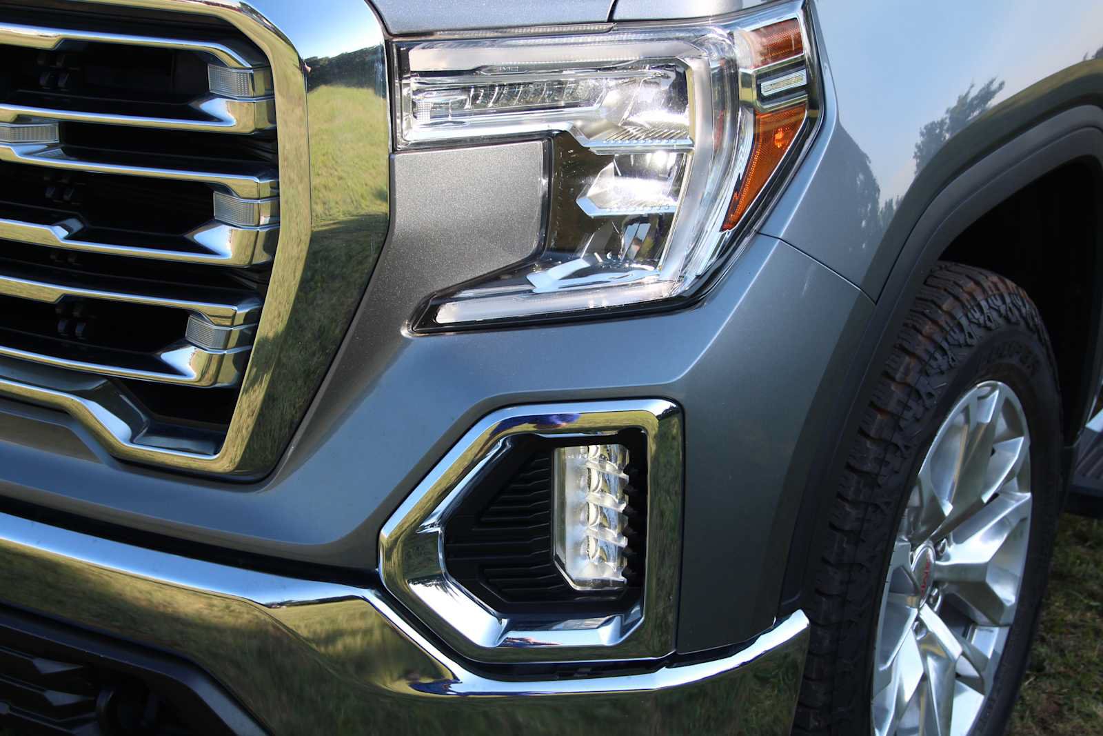 Used 2021 GMC Sierra 1500 SLT AWD/4WD image 5