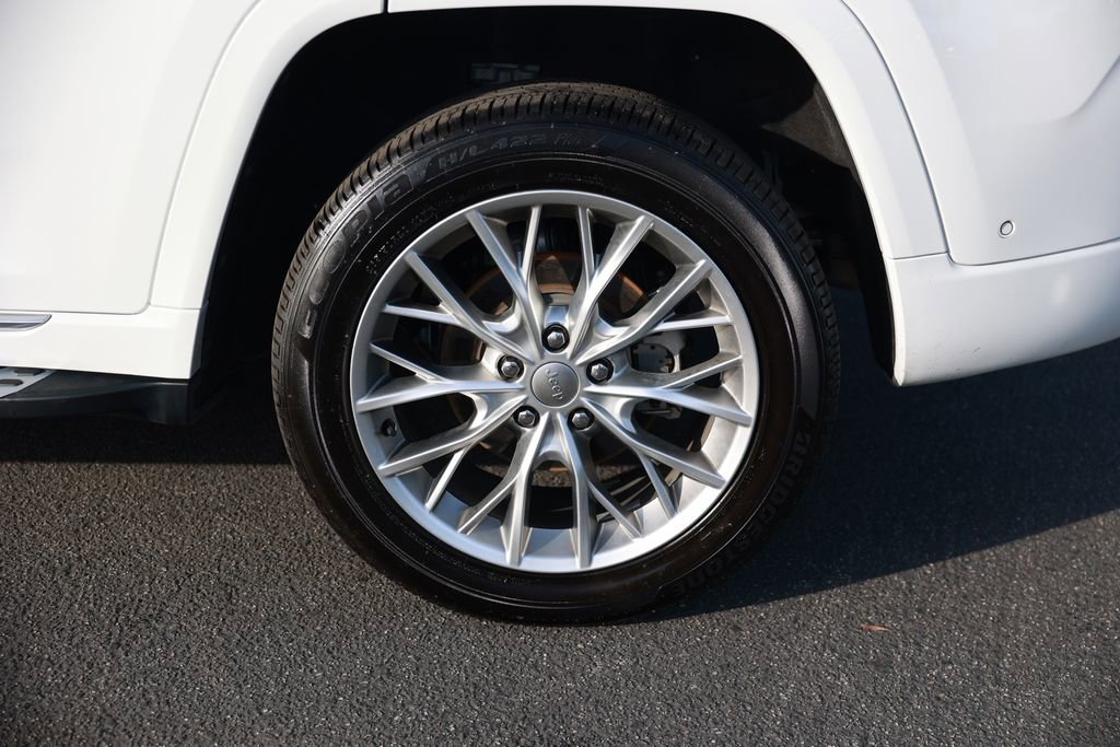 Used 2023 Jeep Grand Cherokee Summit w/ Adv Protech Group IV AWD/4WD image 10