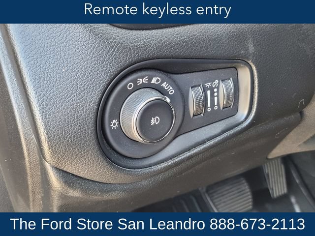 Used 2021 Jeep Renegade Latitude w/ Convenience Group AWD/4WD image 21