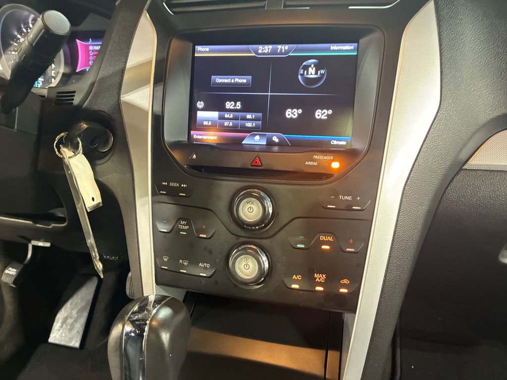 Used 2013 Ford Explorer XLT image 25