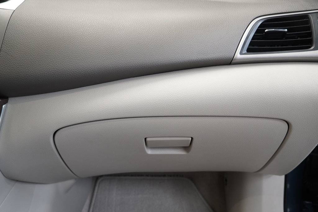 Used 2014 Nissan Sentra SL w/ Premium Package FWD image 34
