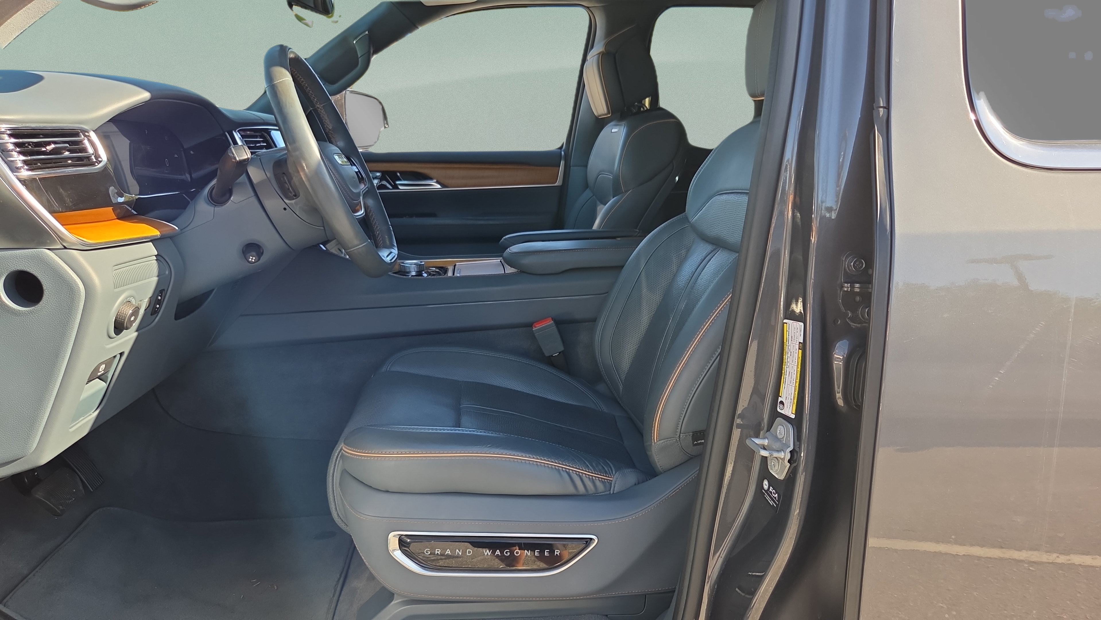 Used 2022 Jeep Grand Wagoneer Series II w/ Convenience Group III AWD/4WD image 9
