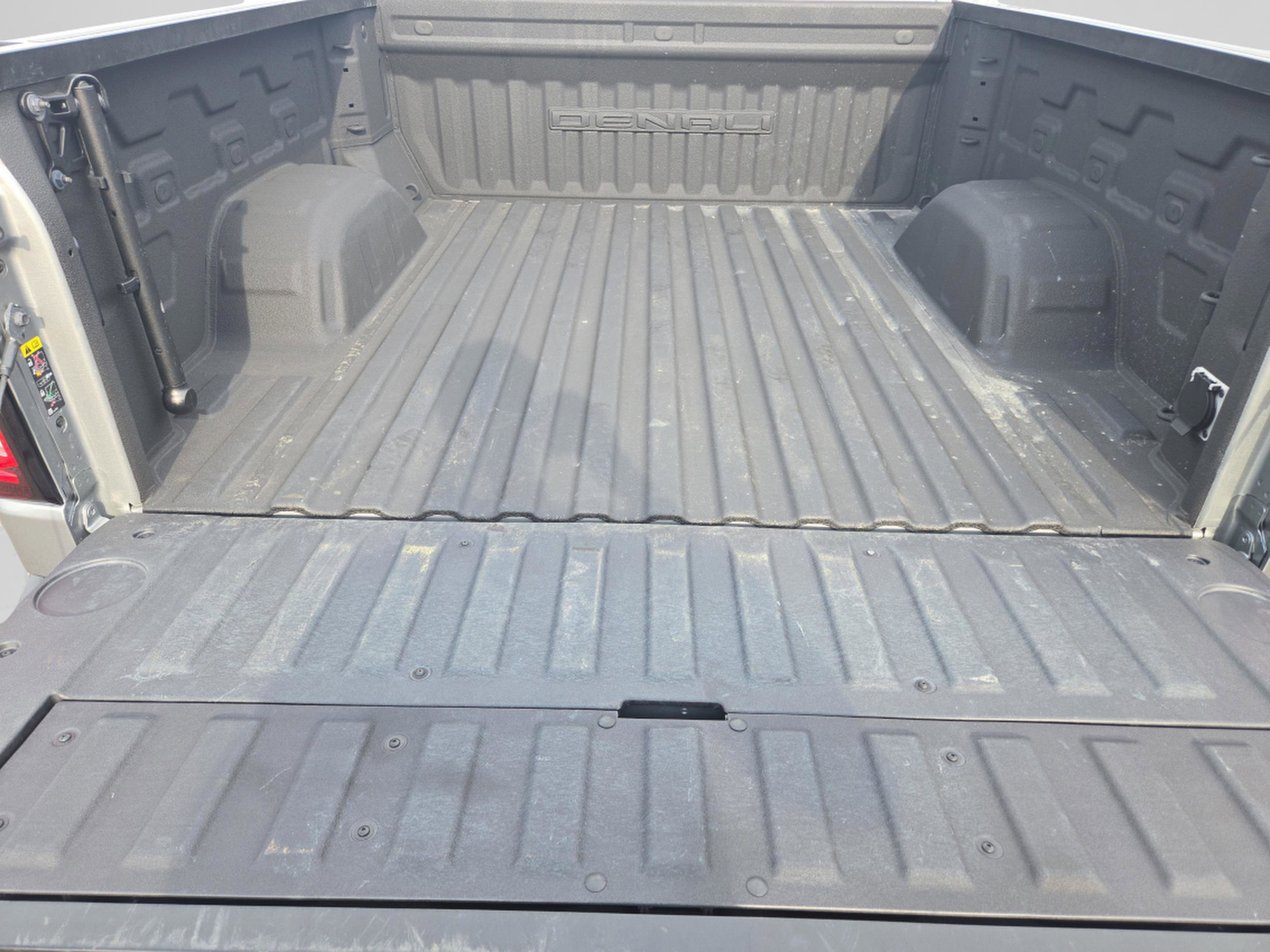 Used 2024 GMC Sierra 1500 Denali image 9