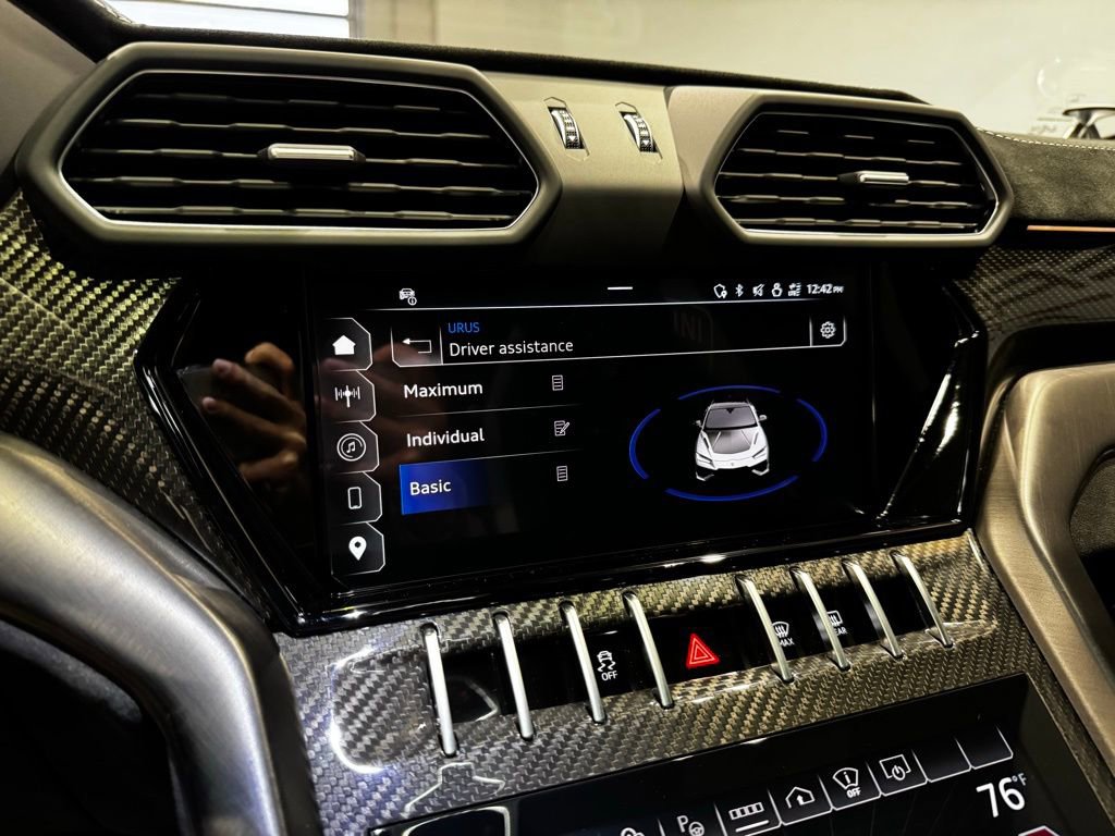 Used 2024 Lamborghini Urus Performante image 49