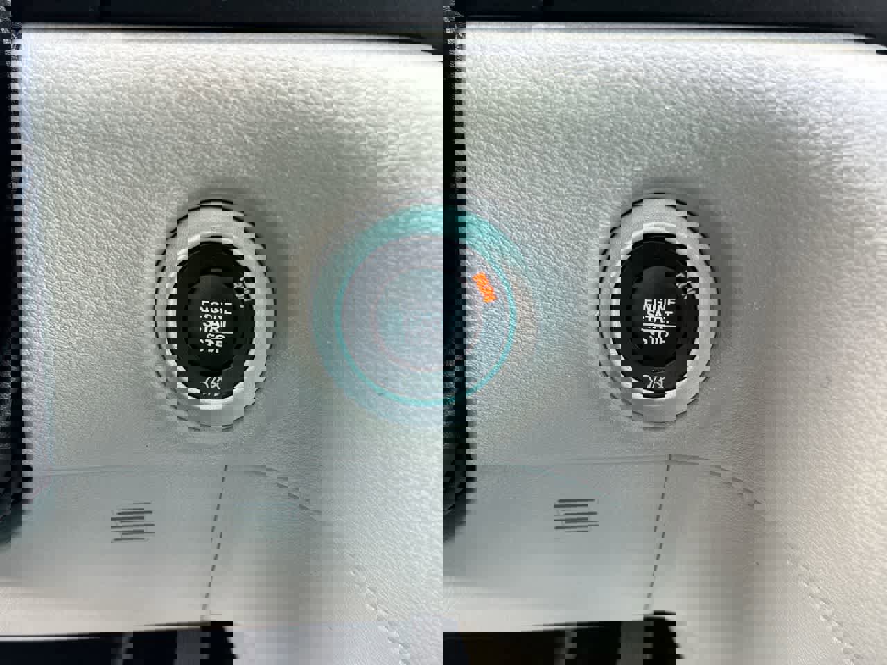 Used 2024 Chrysler Pacifica Touring-L image 16