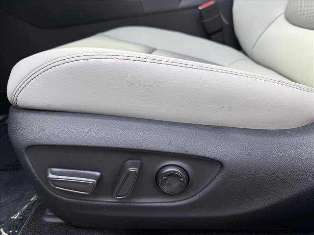 New 2025 Toyota RAV4 Limited image 12