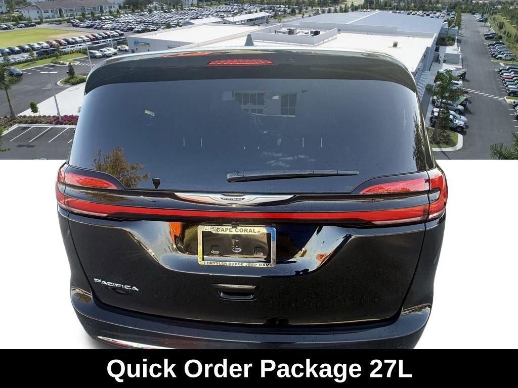 New 2026 Chrysler Pacifica Select image 6