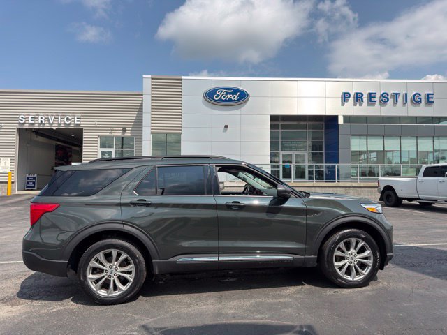 Used 2022 Ford Explorer XLT w/ Equipment Group 202A AWD/4WD image 11