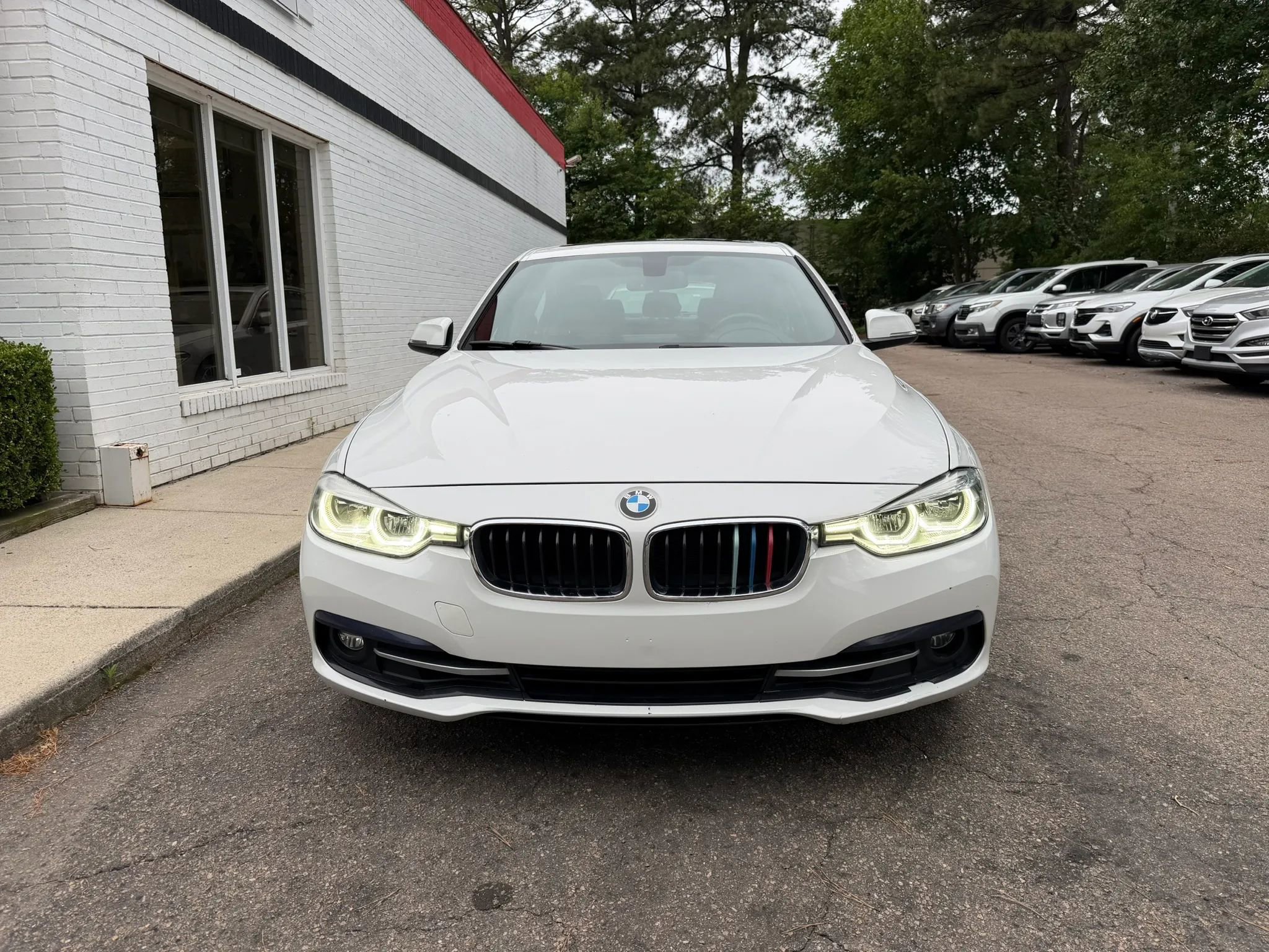Used 2017 BMW 330i Sedan RWD image 3