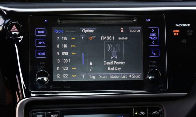 Used 2017 Toyota Corolla L image 19