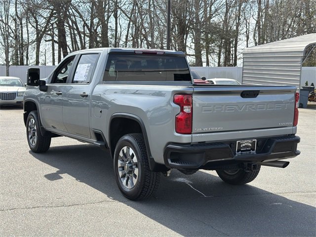 Used 2024 Chevrolet Silverado 2500 Custom w/ Custom Value Package image 11