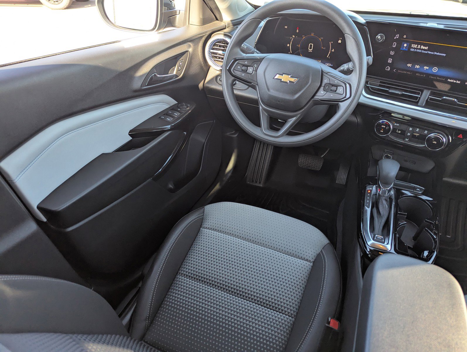Certified 2025 Chevrolet Trax LT image 17