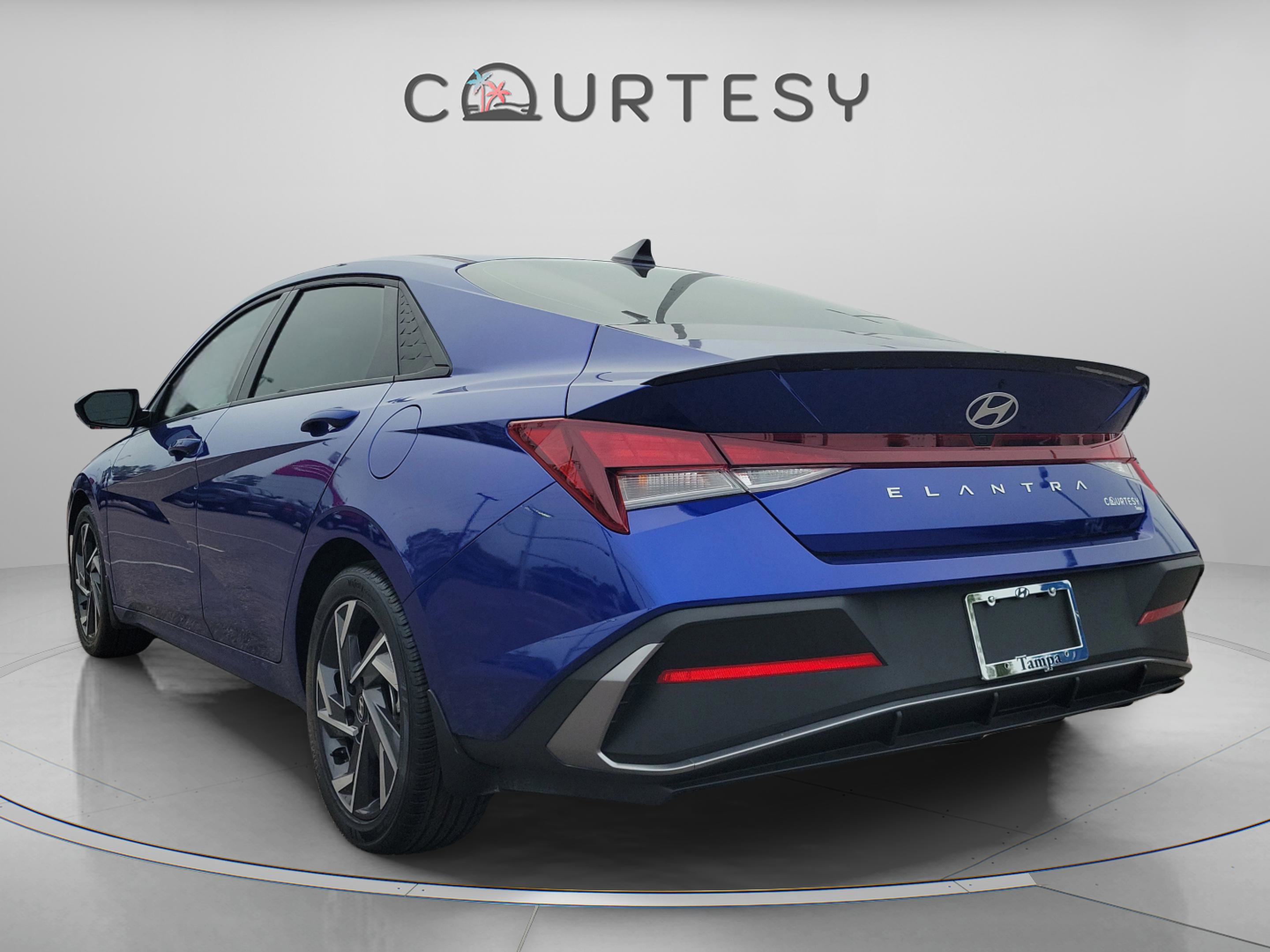 Certified 2025 Hyundai Elantra Sport image 2