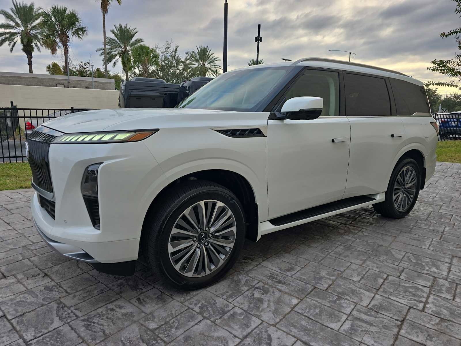 New 2026 INFINITI QX80 Luxe w/ Cargo Package image 8