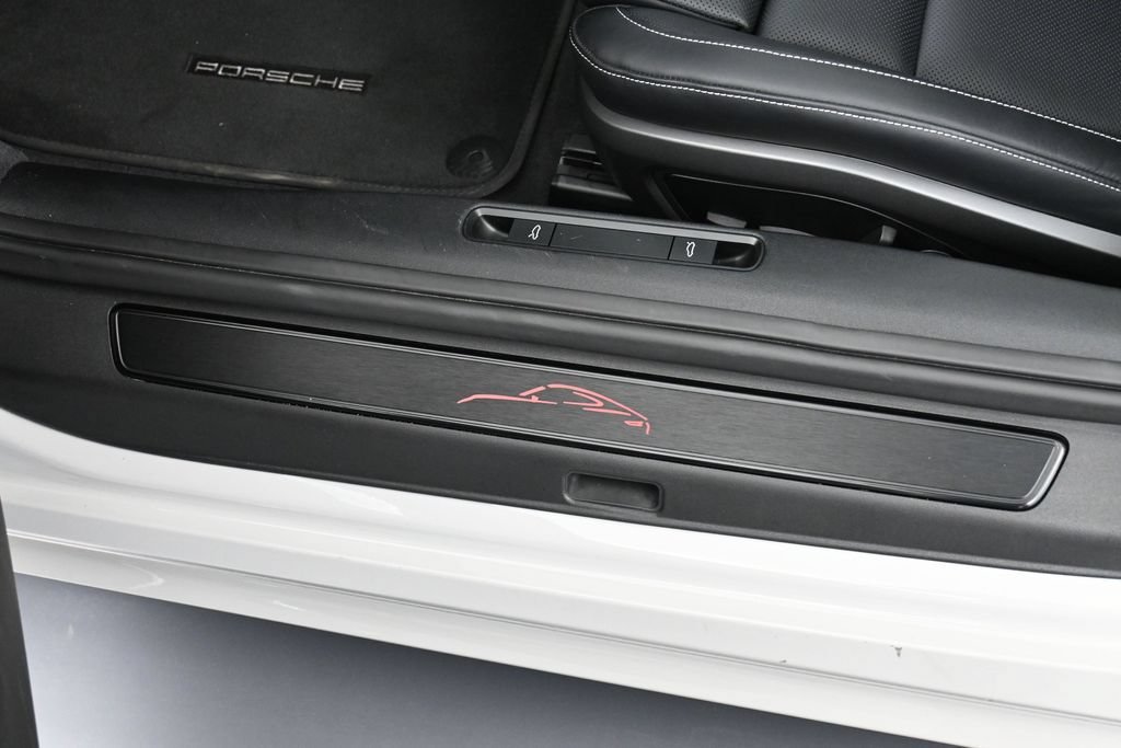 Certified 2024 Porsche 911 Carrera GTS RWD image 16