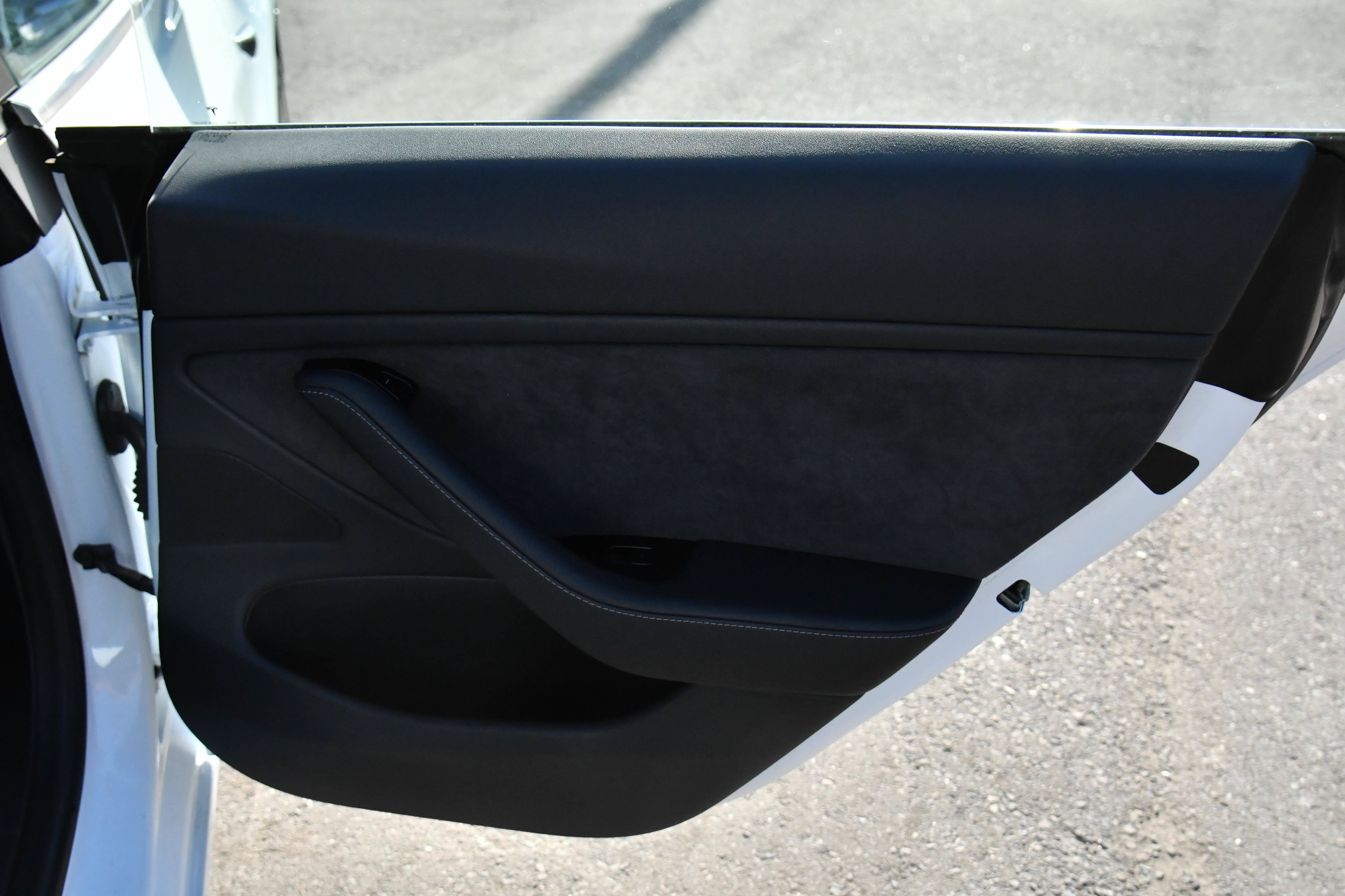 Used 2018 Tesla Model 3 Long Range RWD image 36