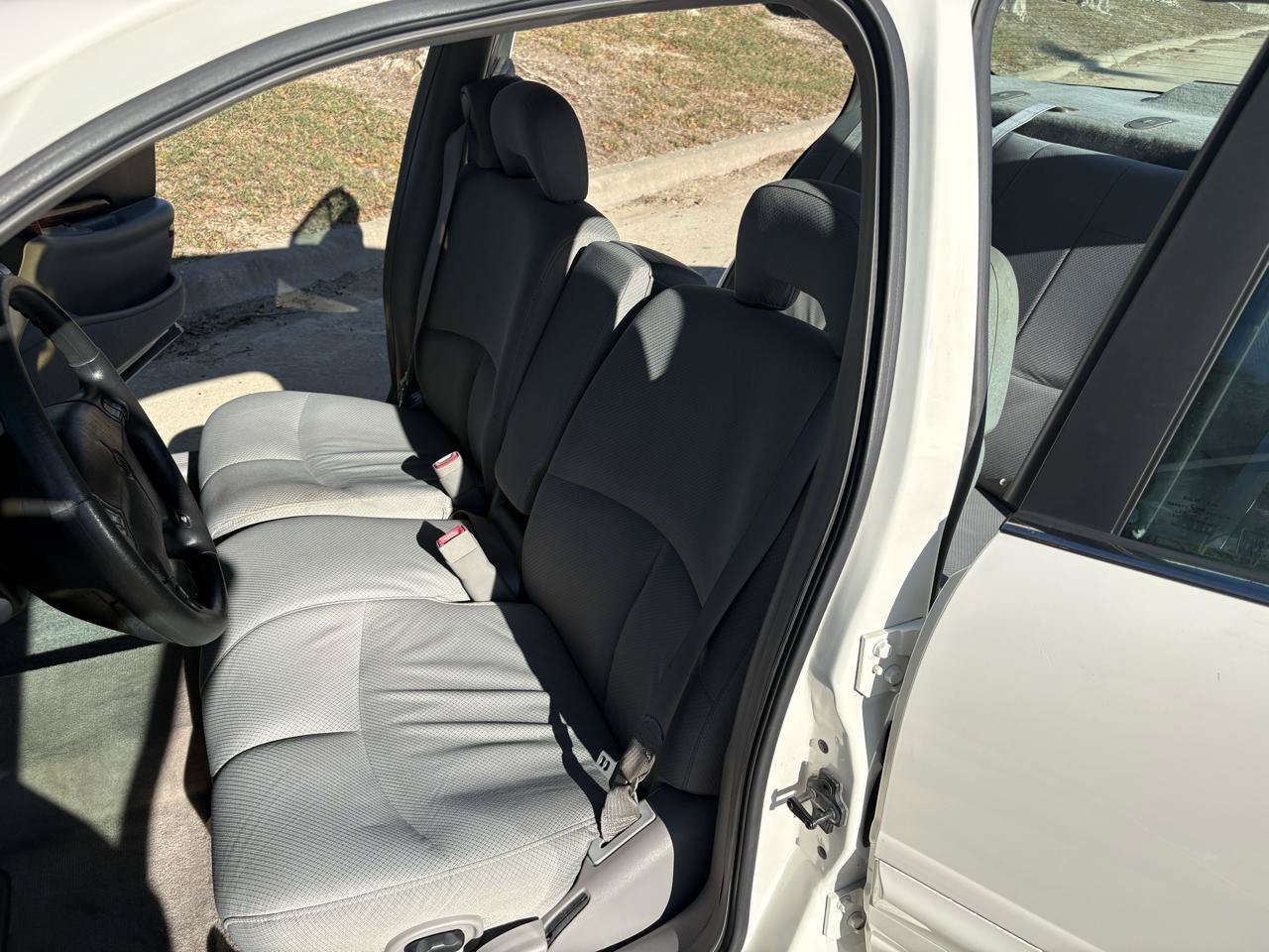 Used 2004 Buick Le Sabre Custom FWD image 38
