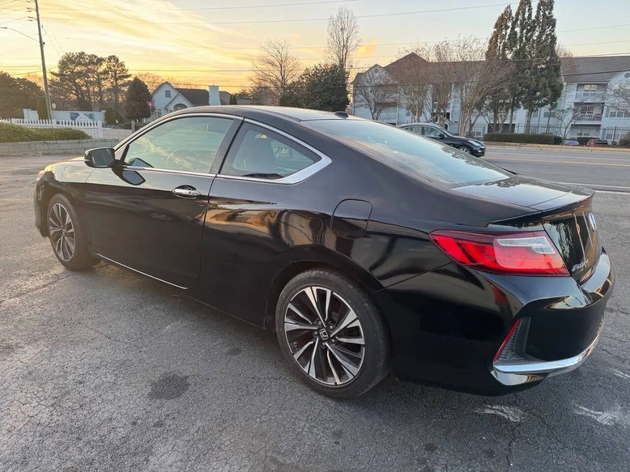 Used 2017 Honda Accord EX-L image 6