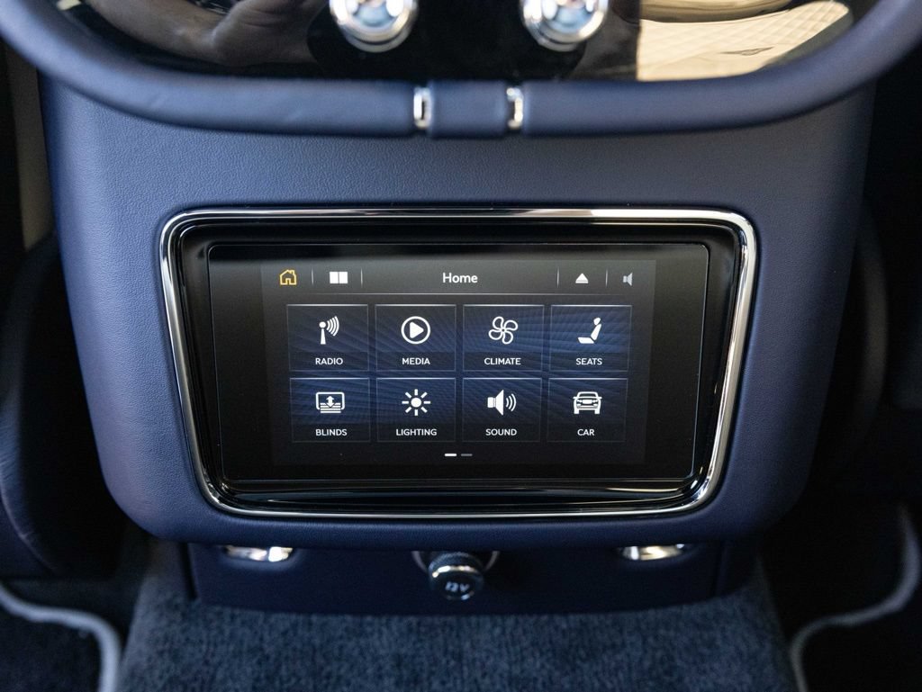Used 2023 Bentley Bentayga AWD/4WD image 59