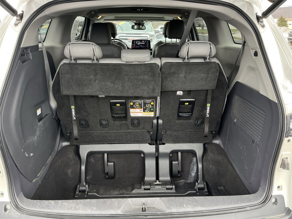 Used 2021 Toyota Sienna XLE image 25