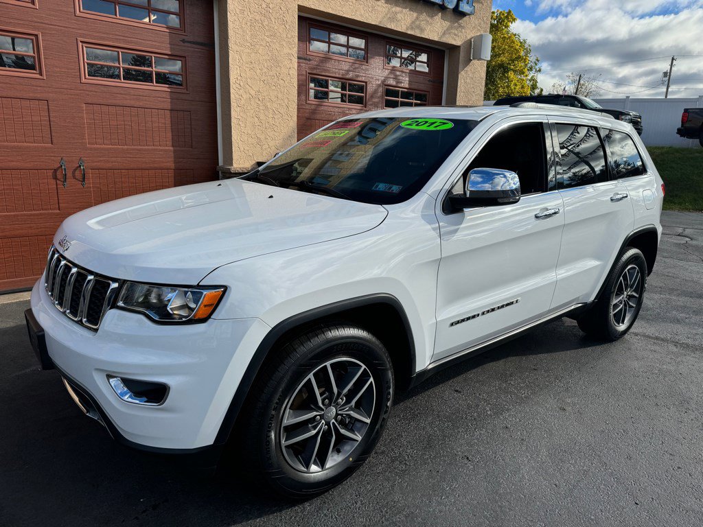 Used 2017 Jeep Grand Cherokee Limited AWD/4WD image 2