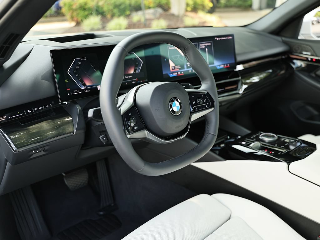 Used 2024 BMW 530i xDrive w/ Premium Package AWD/4WD image 20