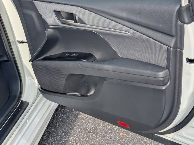 Used 2025 Toyota Camry SE image 13