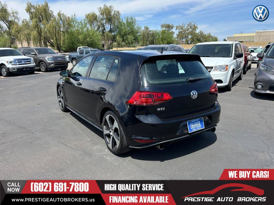 Used 2017 Volkswagen Golf 4-Door FWD image 3
