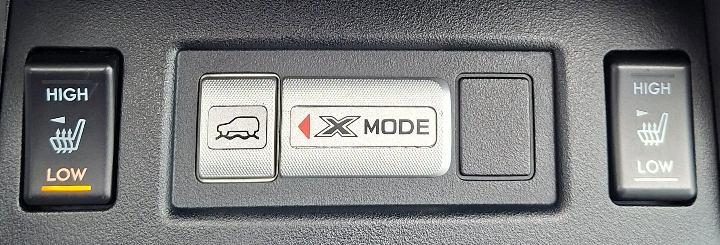 Used 2015 Subaru Forester 2.5i Touring w/ Eyesight & Navigation System image 18