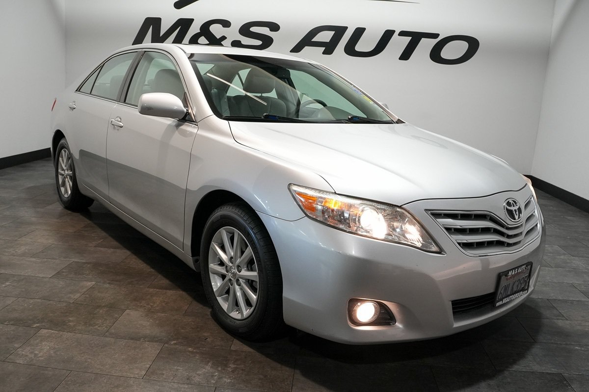 Used 2011 Toyota Camry XLE w/ SE/XLE Extra-Value Pkg FWD image 7